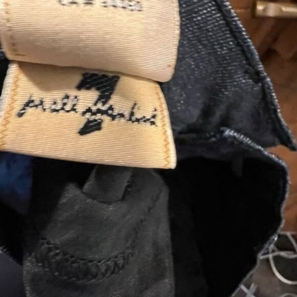 7 for All Mankind Women’s 27 Waist Capri Jeans Skulls Crossbones Cuffed - Picture 11 of 14